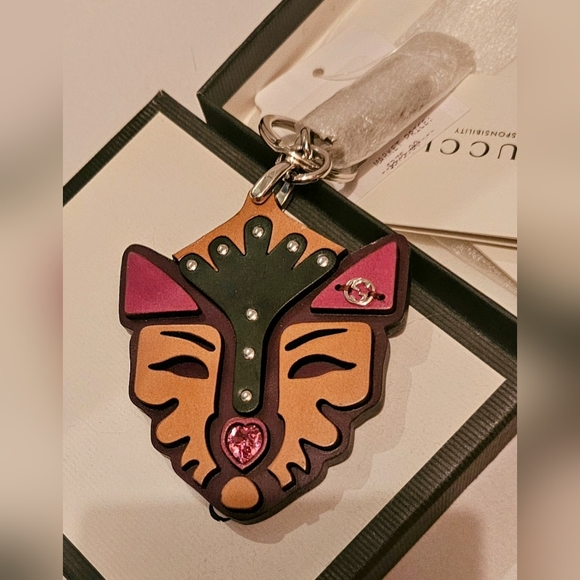 Gucci Handbags - Gucci Rare Exotic Cat with Swarovski Crystal! All inclusive!